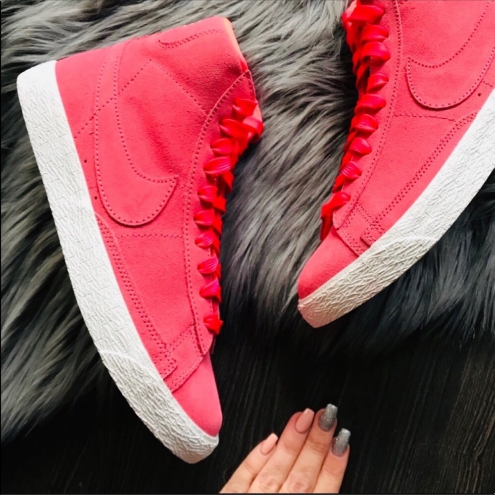 NEW 🥰 NIKE BLAZER MID SUEDE • HOT PUNCH